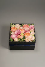 將圖片載入圖庫檢視器 Grace &amp; Favour - Blooms - Flower Boxes - Moscow
