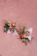 Load image into Gallery viewer, Corsages &amp; Boutonnières - Cymbidium
