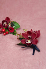 Load image into Gallery viewer, Corsages &amp; Boutonnières - Cymbidium
