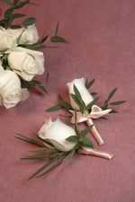將圖片載入圖庫檢視器 新娘手捧花 - 經典款白玫瑰
